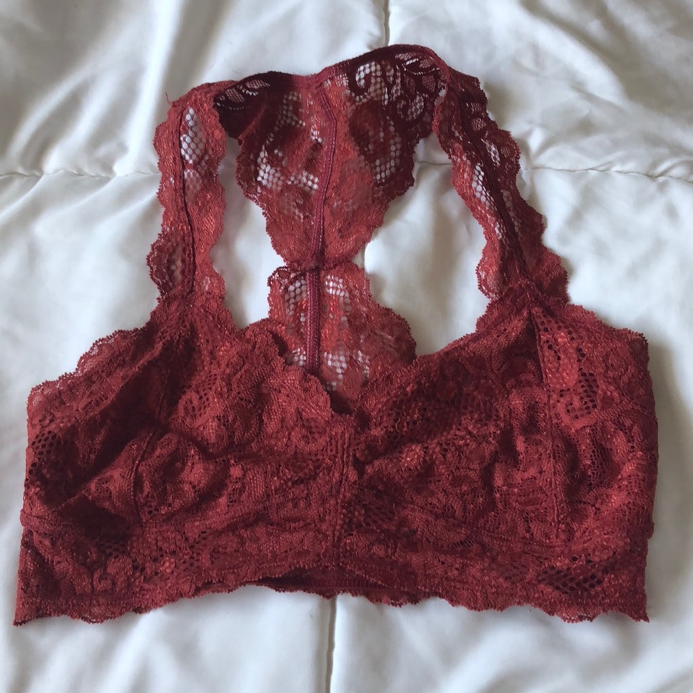 Express- Lace Undershirt